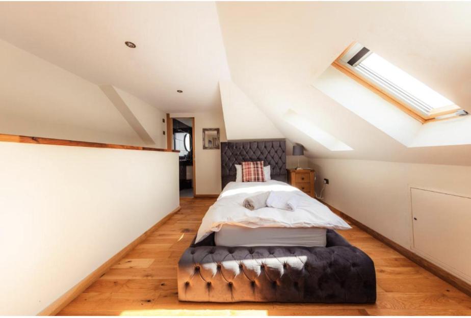 Luxury Cottage With Stunning Views Near Fairy Pools - School House 3 Карбост Экстерьер фото