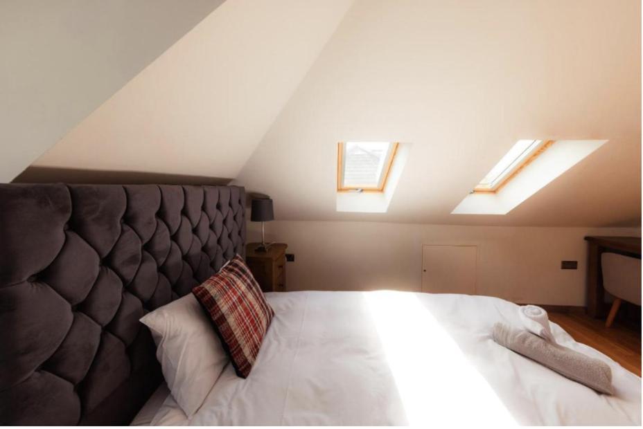 Luxury Cottage With Stunning Views Near Fairy Pools - School House 3 Карбост Экстерьер фото